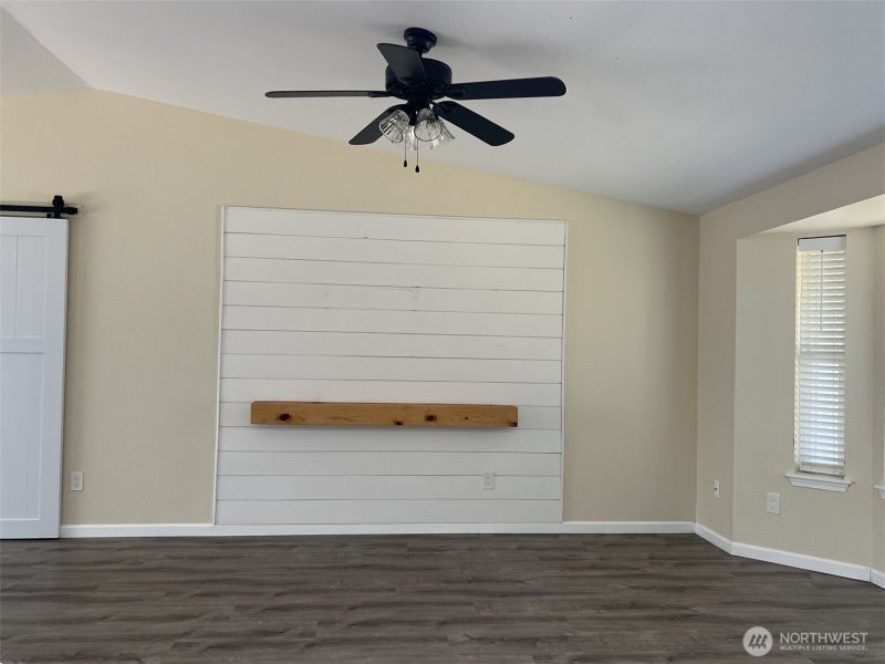 1124 Pinedrop Loop SE