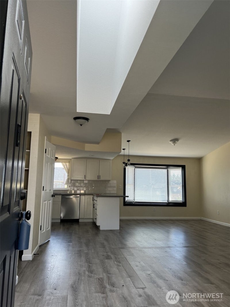 1124 Pinedrop Loop SE