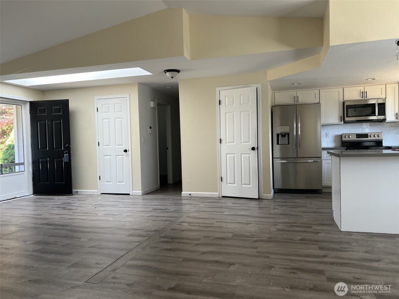 1124 Pinedrop Loop SE