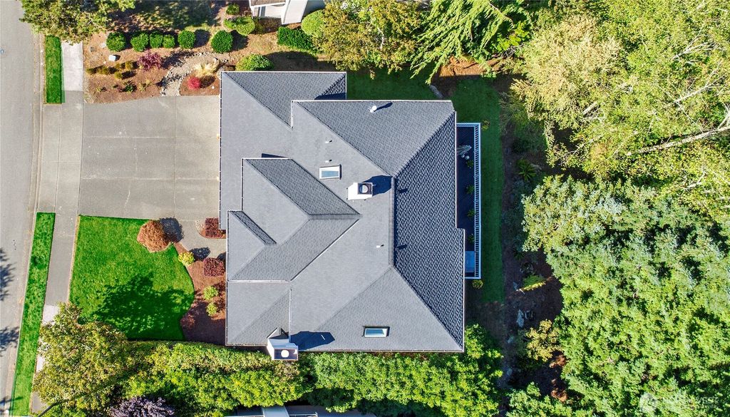 Photo of 16602 SE 57th Place, Bellevue, WA 98006 (MLS # 2435332)