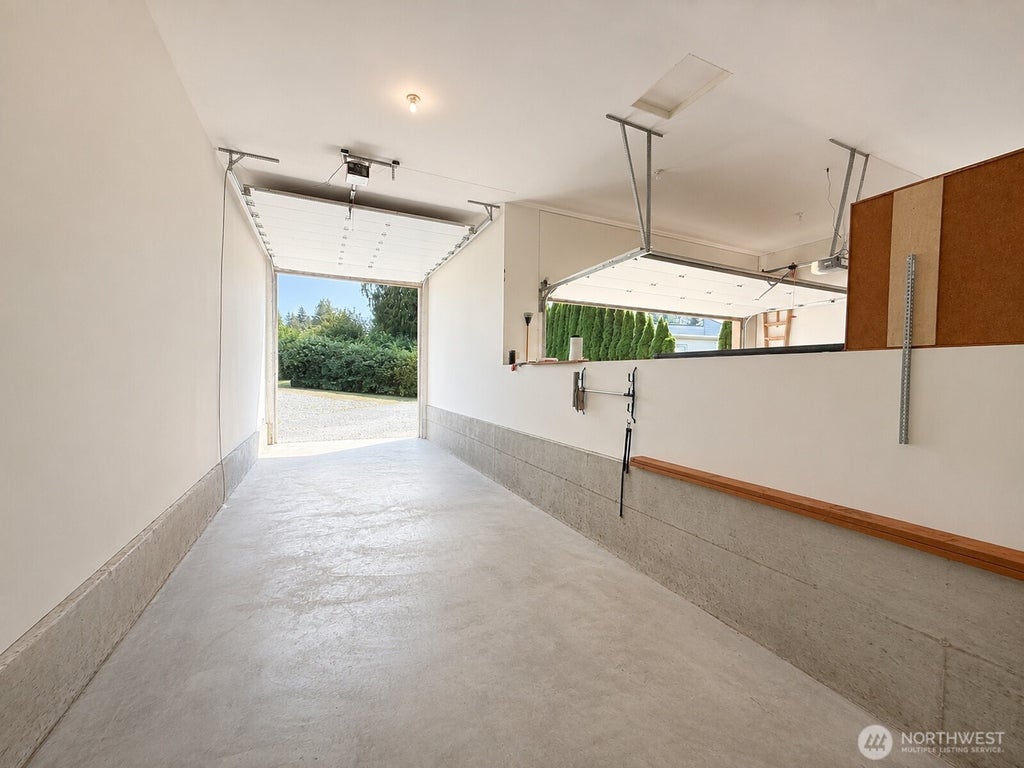 Photo of 651 Upland Drive S, Mount Vernon, WA 98273 (MLS # 2550104)