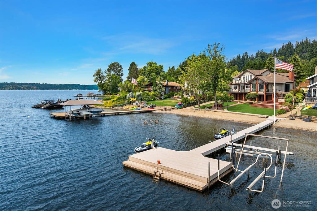 Photo of 4239 206th Avenue SE, Sammamish, WA 98075 (MLS # 2565253)