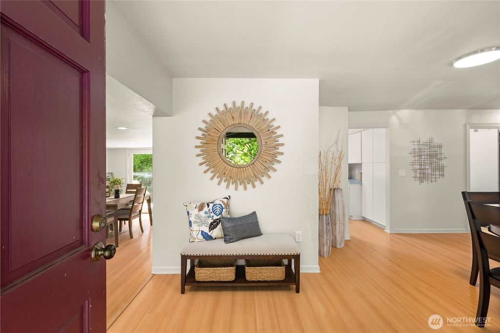 Photo of 330 NW Holly Street, Issaquah, WA 98027 (MLS # 2382580)