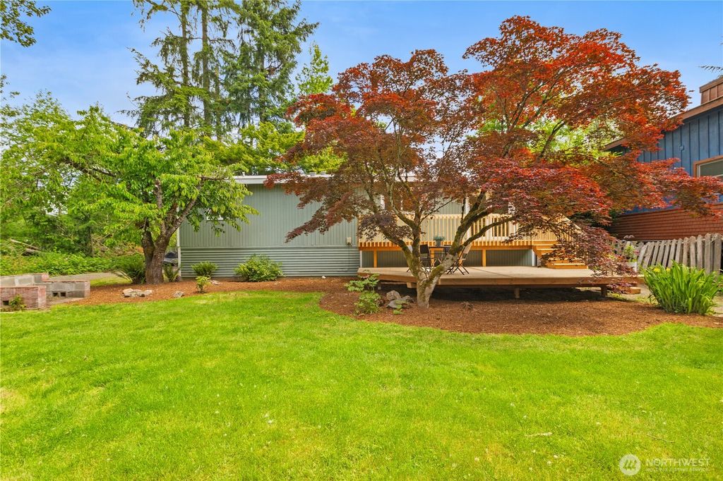Photo of 330 NW Holly Street, Issaquah, WA 98027 (MLS # 2382580)