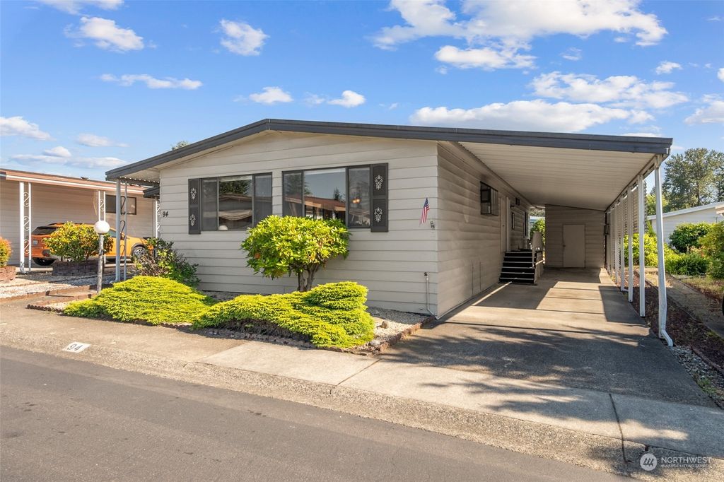 Photo of 11436 SE 208th Street #94, Kent, WA 98031 (MLS # 2129825)