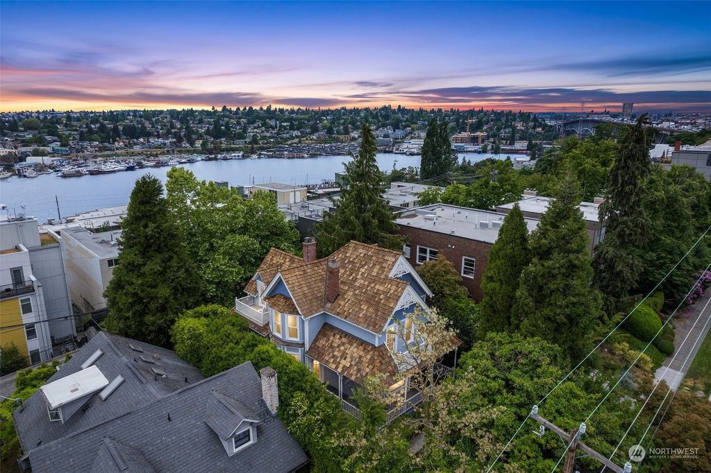 Photo of 2819 Franklin Avenue E, Seattle, WA 98102 (MLS # 2075182)