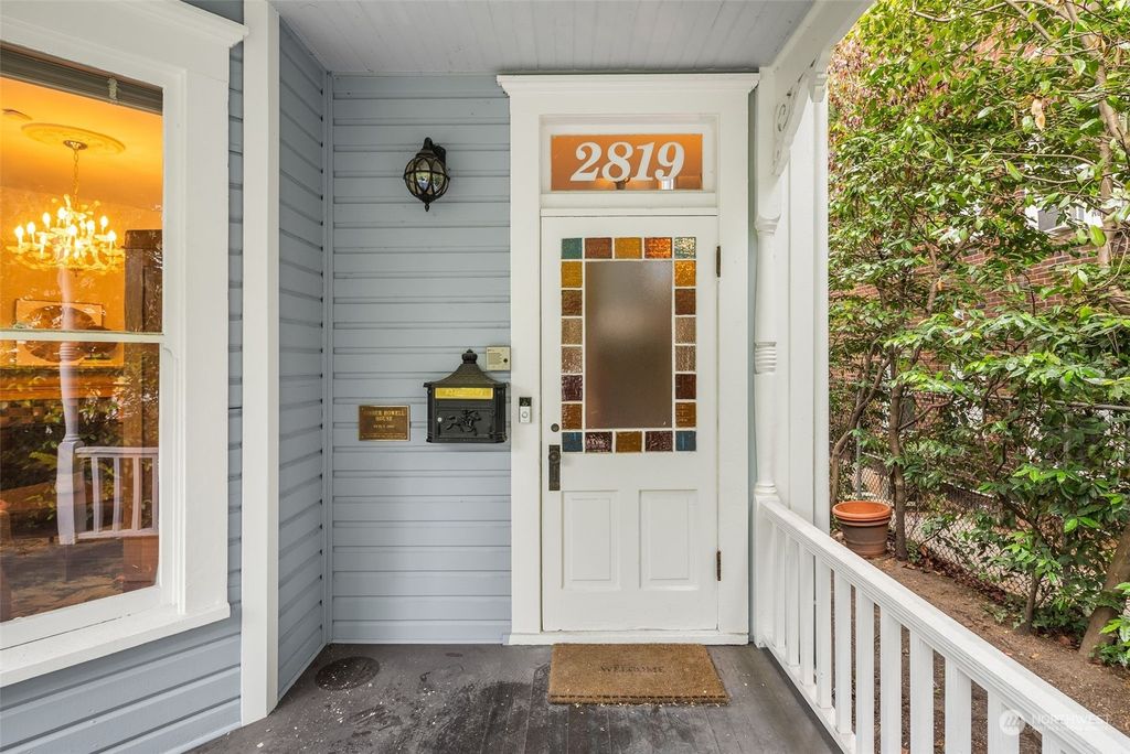 Photo of 2819 Franklin Avenue E, Seattle, WA 98102 (MLS # 2075182)