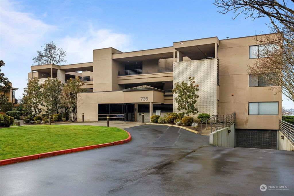 Photo of 735 1st Street S #201, Kirkland, WA 98033 (MLS # 2029171)