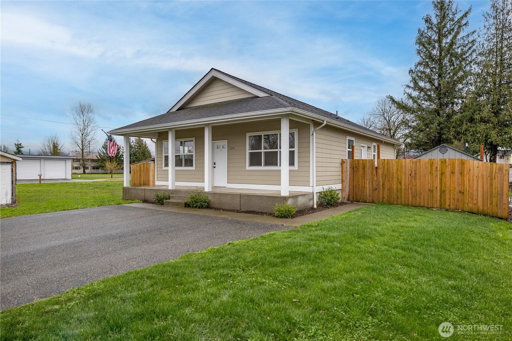 Photo of 235 Morton Street, Sumas, WA 98295 (MLS # 2495422)