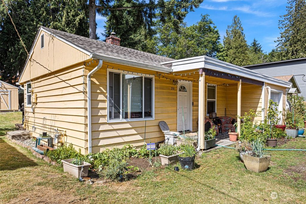 Photo of 250 SW 116th Street, Seattle, WA 98146 (MLS # 2101737)