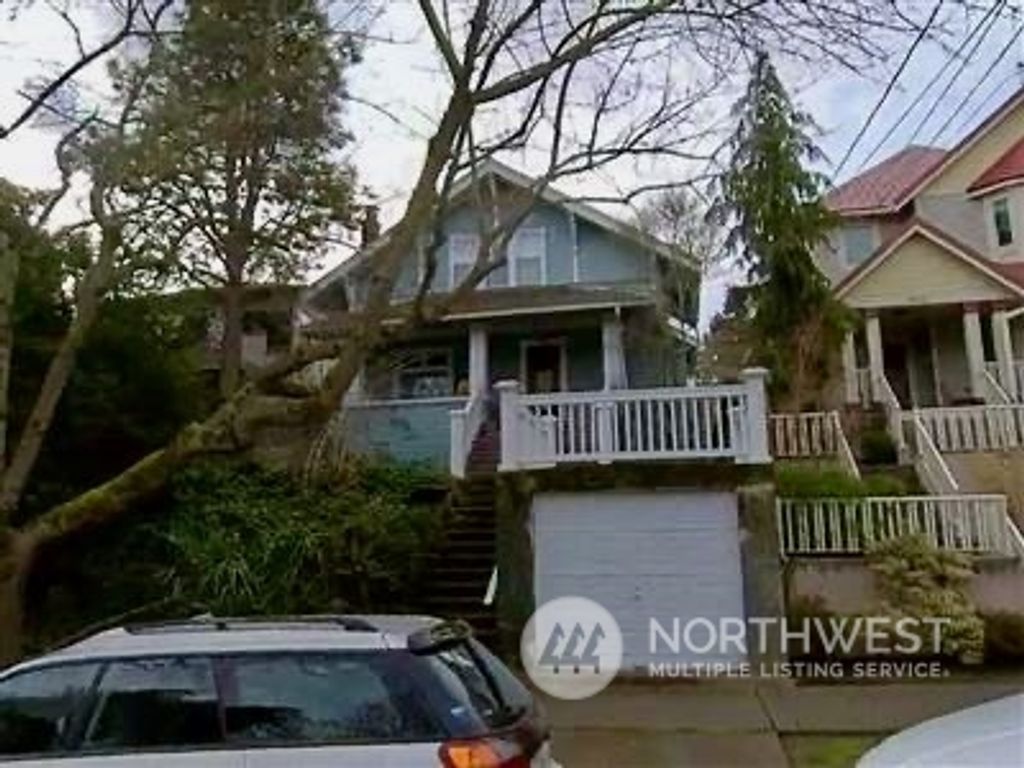 Photo of 4323 Meridian Avenue N, Seattle, WA 98103 (MLS # 2298903)