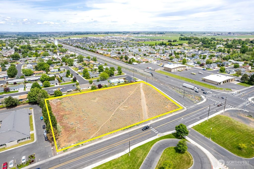 Photo of 0 Nelson, Moses Lake, WA 98837 (MLS # 2473505)