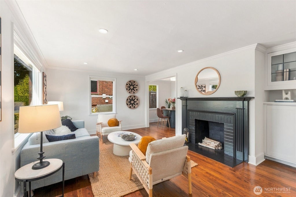 Photo of 6736 10th Avenue NW, Seattle, WA 98117 (MLS # 2570873)