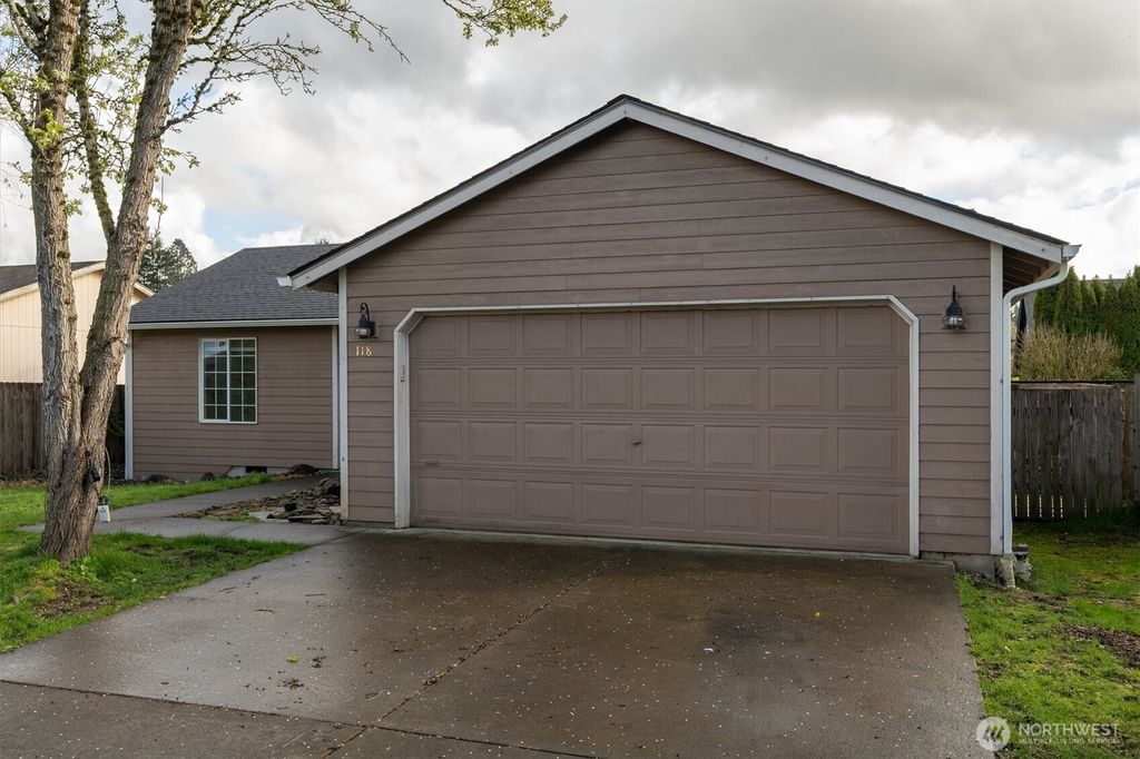 Photo of 118 Balboa Loop, Kelso, WA 98626 (MLS # 2501091)