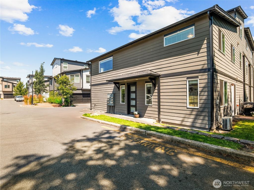 Photo of 3230 148th Street SW #G6, Lynnwood, WA 98087 (MLS # 2408267)