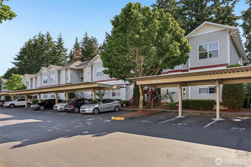 Photo of 4217 164th Street SW #B106, Lynnwood, WA 98087 (MLS # 2542303)