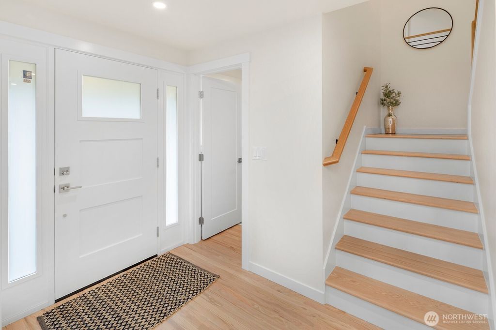 Photo of 16010 Sunnyside Avenue N, Shoreline, WA 98133 (MLS # 2374548)