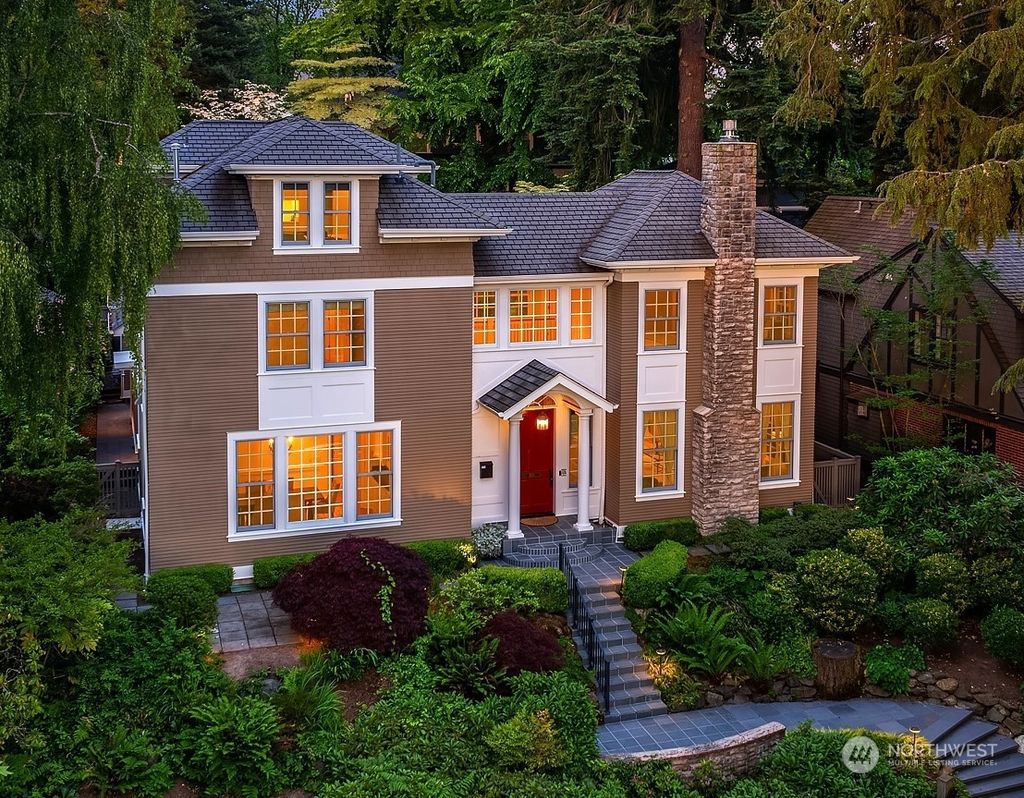 Photo of 814 33rd Avenue E, Seattle, WA 98112 (MLS # 2248637)