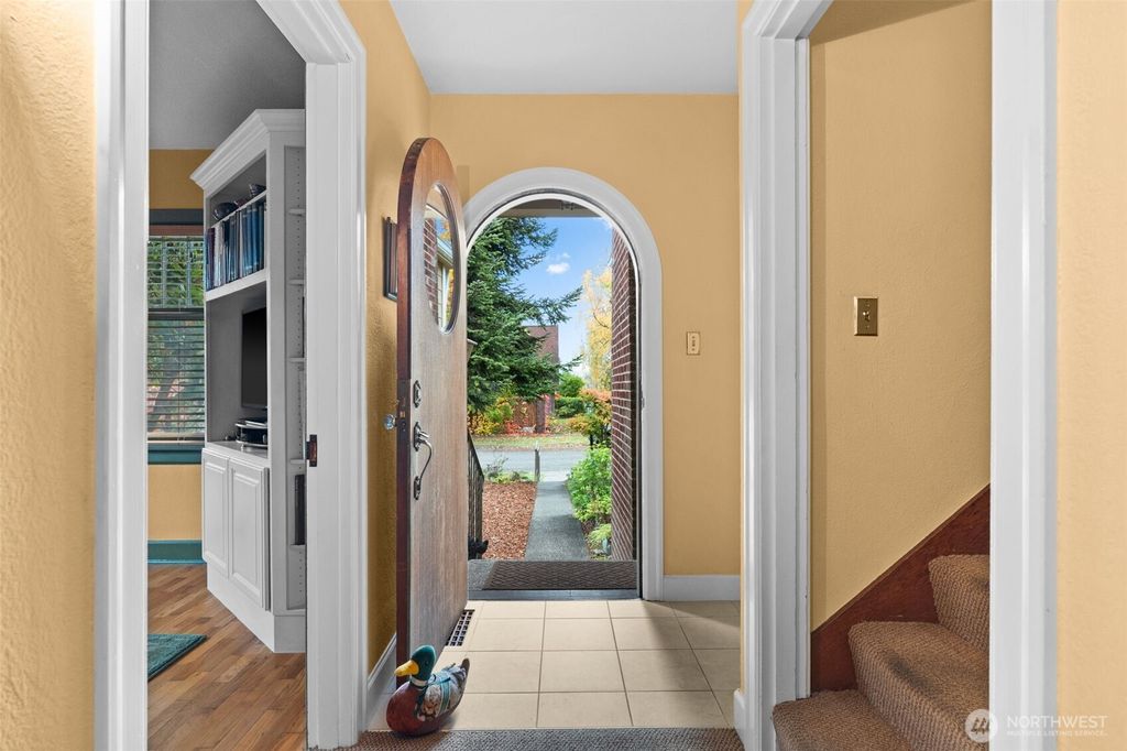 Photo of 1802 N Puget Sound Avenue, Tacoma, WA 98406 (MLS # 2442461)