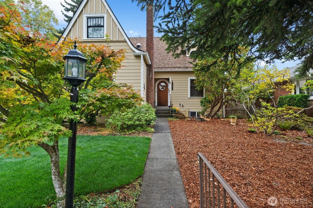 Photo of 1802 N Puget Sound Avenue, Tacoma, WA 98406 (MLS # 2442461)