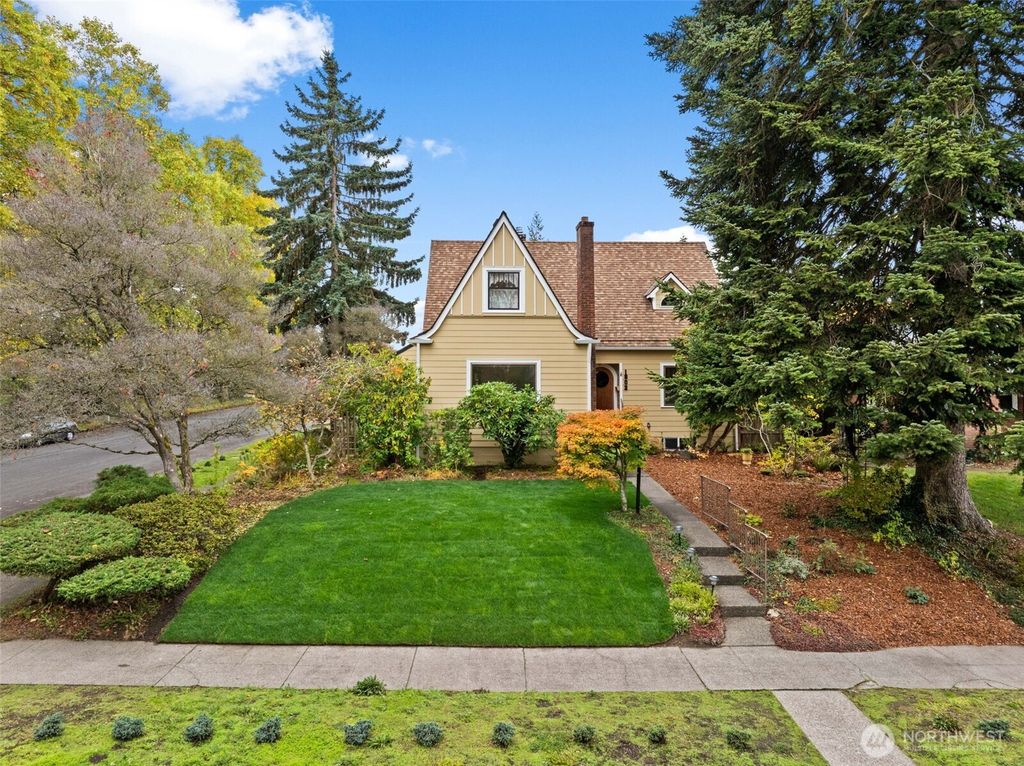 Photo of 1802 N Puget Sound Avenue, Tacoma, WA 98406 (MLS # 2442461)