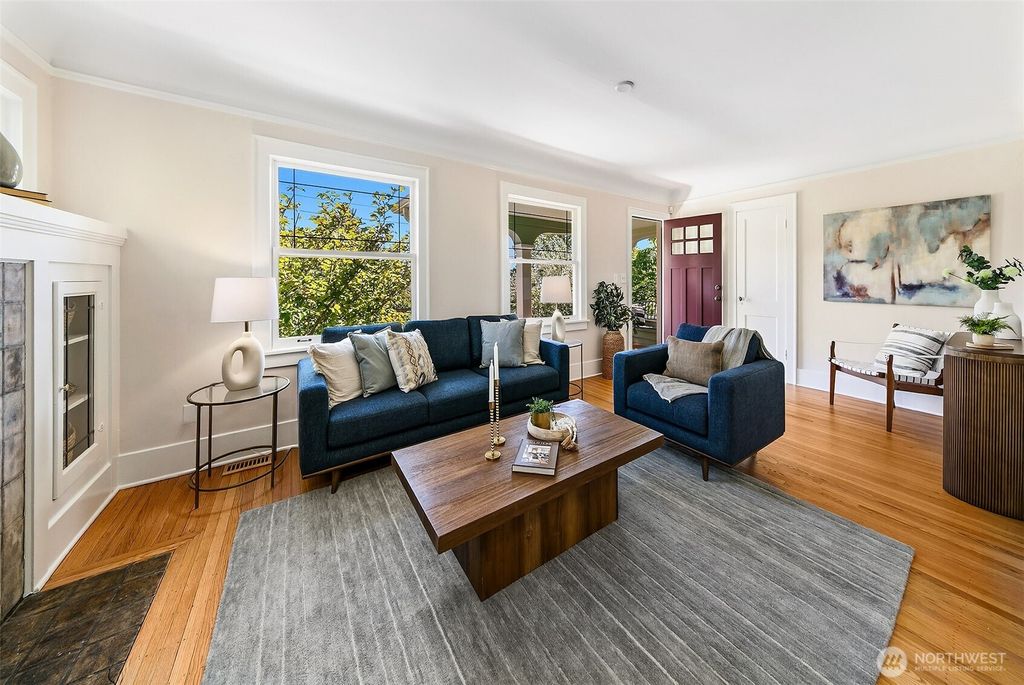 Photo of 1002 NW 70th Street, Seattle, WA 98117 (MLS # 2530099)