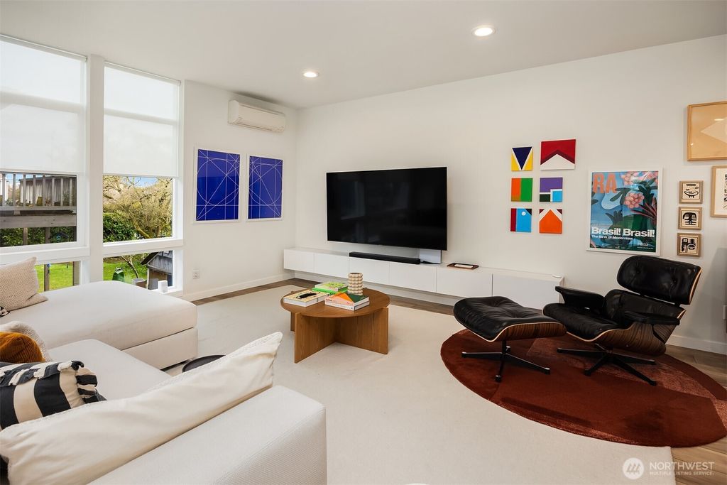 Photo of 8606 Linden Avenue N, Seattle, WA 98103 (MLS # 2483000)