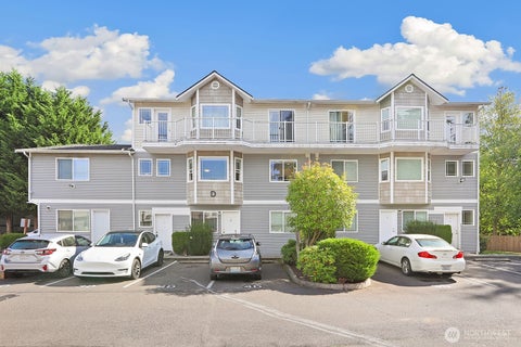 Photo of 3322 148th Street SW #D3, Lynnwood, WA 98087 (MLS # 2575742)