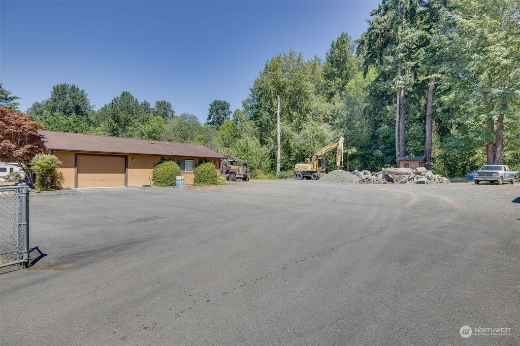 Photo of 17730 80th Avenue NE, Kenmore, WA 98028 (MLS # 2265469)