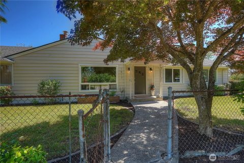Photo of 1517 S Lawrence Street, Tacoma, WA 98405 (MLS # 2531846)