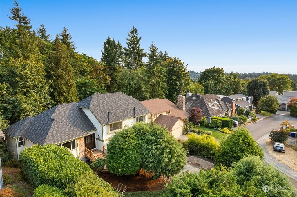 Photo of 13701 SE 58th Place, Bellevue, WA 98006 (MLS # 2151170)