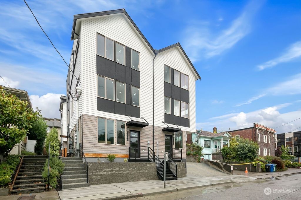 Photo of 714 N Motor Place #B, Seattle, WA 98103 (MLS # 2185383)