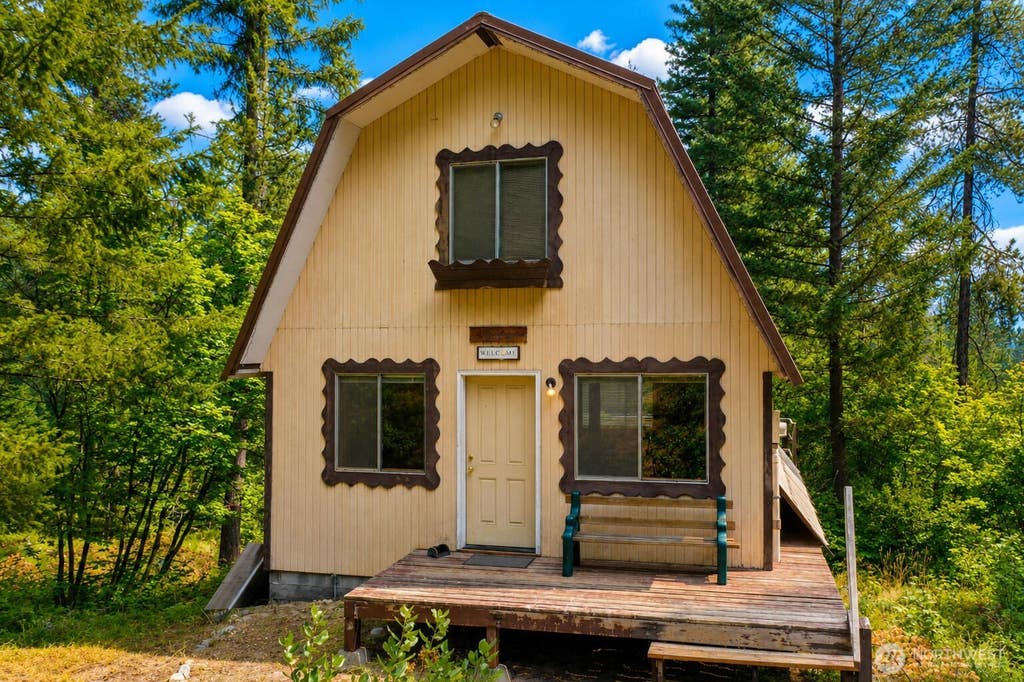 Photo of 2433 Salal DR, Leavenworth, WA 98826 (MLS # 2569228)