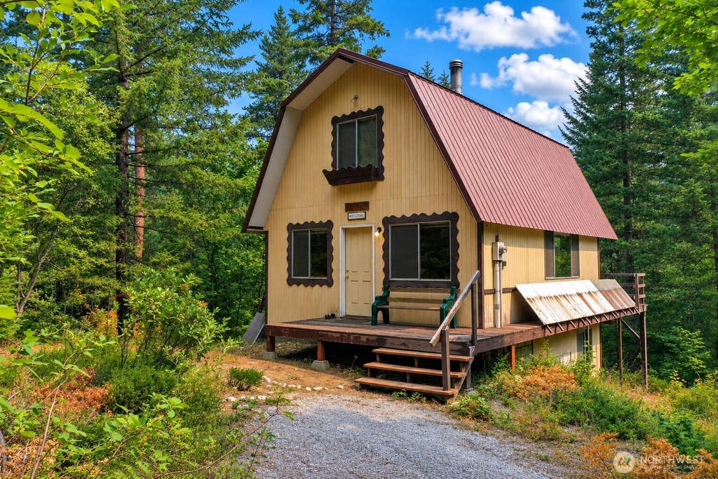 Photo of 2433 Salal DR, Leavenworth, WA 98826 (MLS # 2569228)