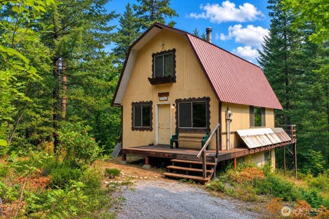 Photo of 2433 Salal DR, Leavenworth, WA 98826 (MLS # 2569228)