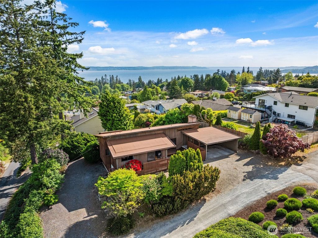 Photo of 517 S 212th St St, Des Moines, WA 98198 (MLS # 2370714)