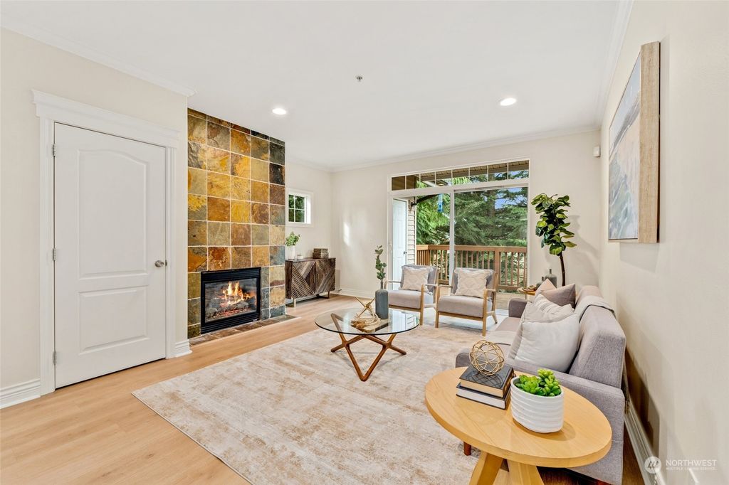 Photo of 17815 80th Avenue NE #C6, Kenmore, WA 98023 (MLS # 2048437)
