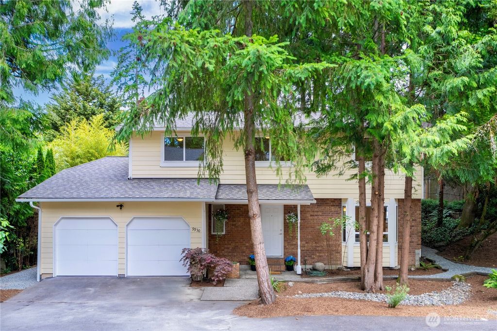 Photo of 9930 SE 40th Street, Mercer Island, WA 98040 (MLS # 2371613)