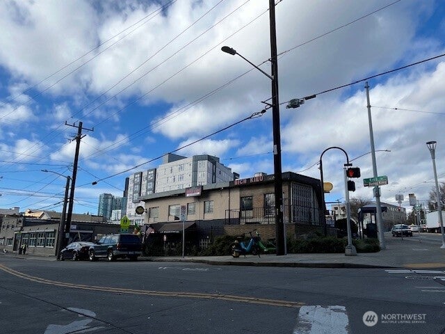 421 Rainier Avenue S