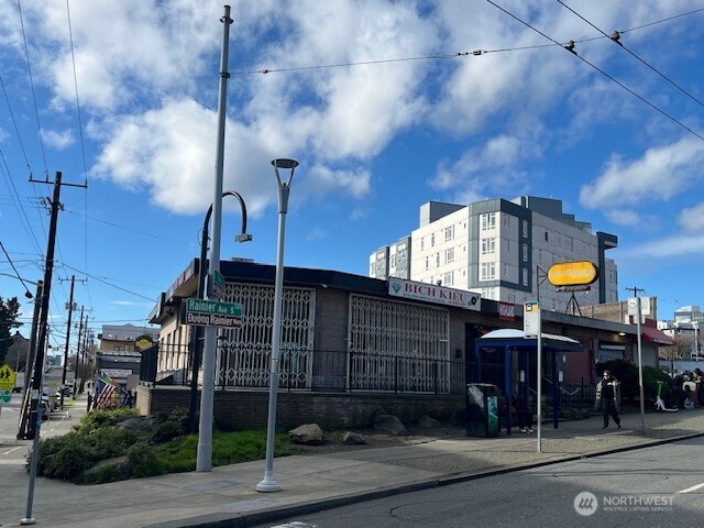 421 Rainier Avenue S