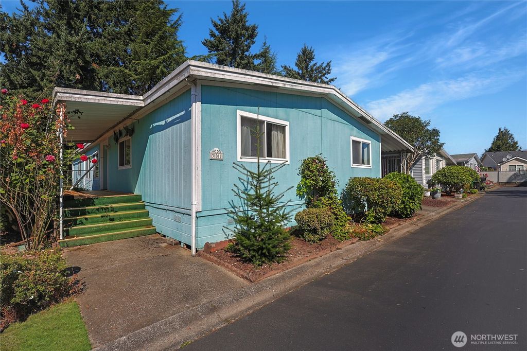 Photo of 3611 I Street NE #301, Auburn, WA 98002 (MLS # 2428798)