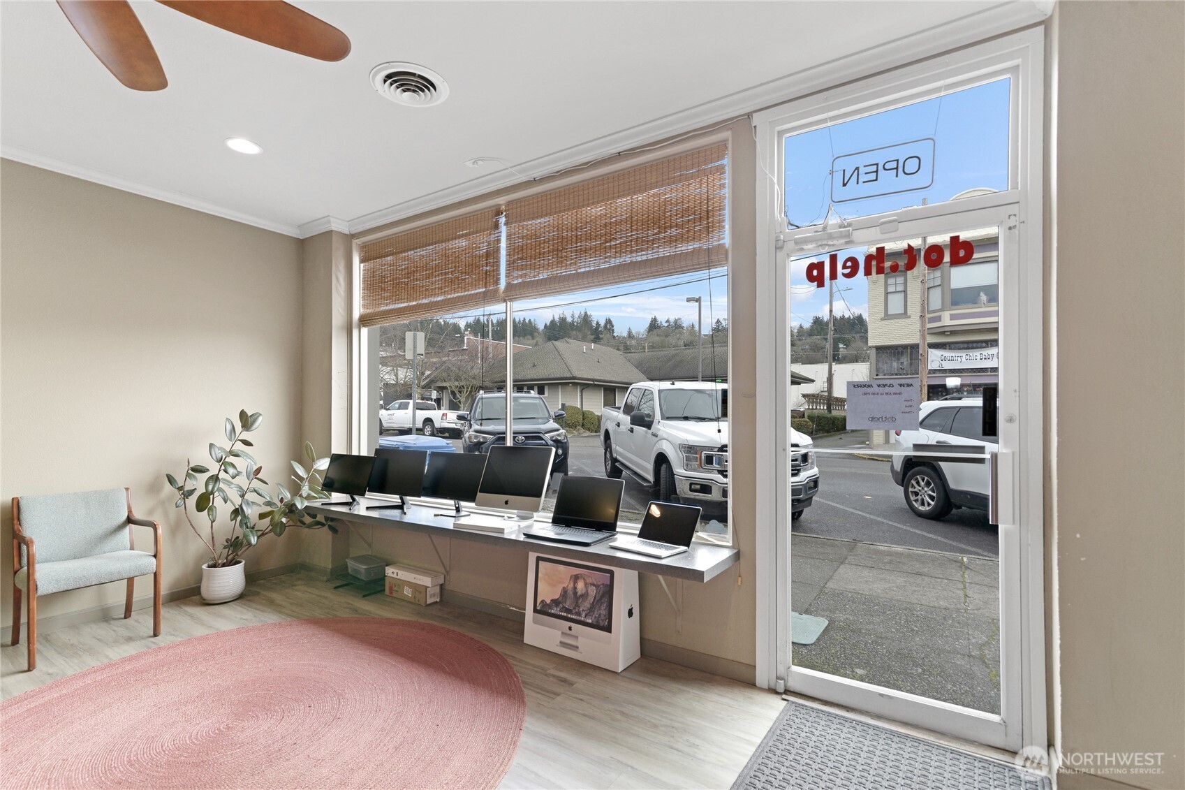 243 NW Chehalis Avenue