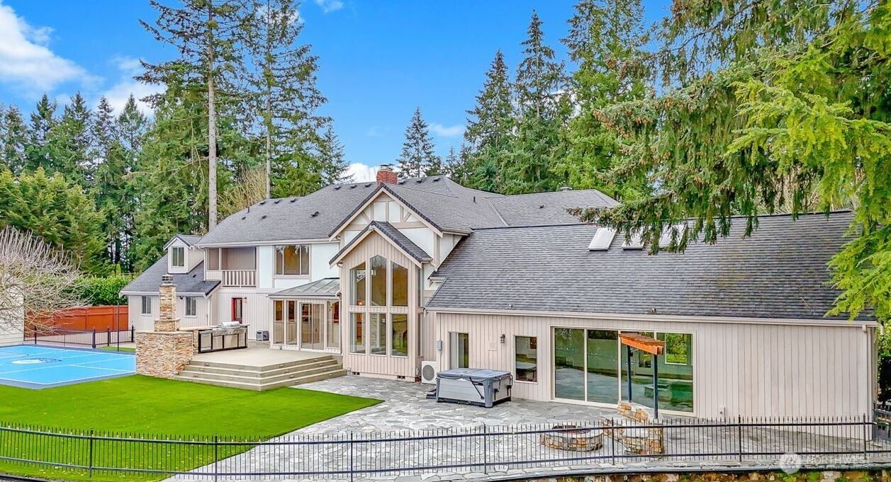412 Hi Crest Drive