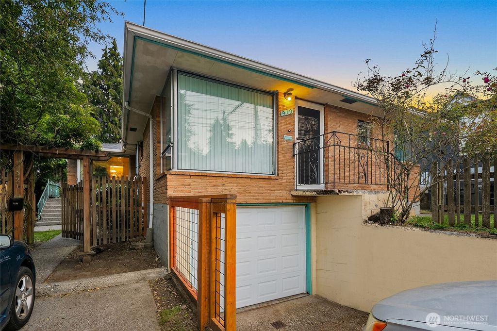 Photo of 921 N 85th Street, Seattle, WA 98103 (MLS # 2464244)