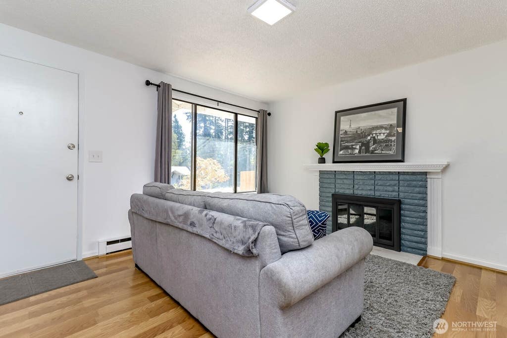 Photo of 30303 6th Avenue SW, Federal Way, WA 98023 (MLS # 2572321)