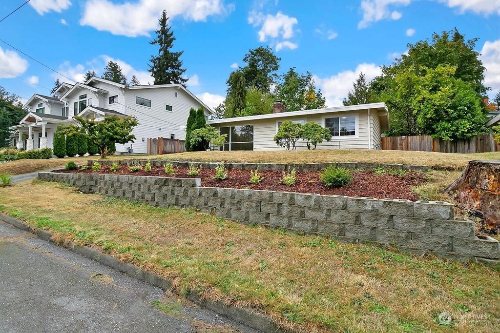 Photo of 15029 SE 45th Place, Bellevue, WA 98006 (MLS # 2164724)