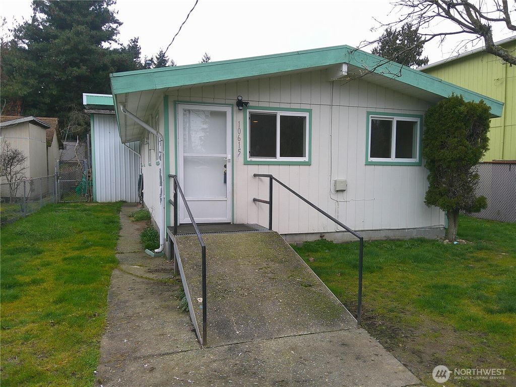 Photo of 10615 18th Avenue SW, Seattle, WA 98146 (MLS # 2488497)