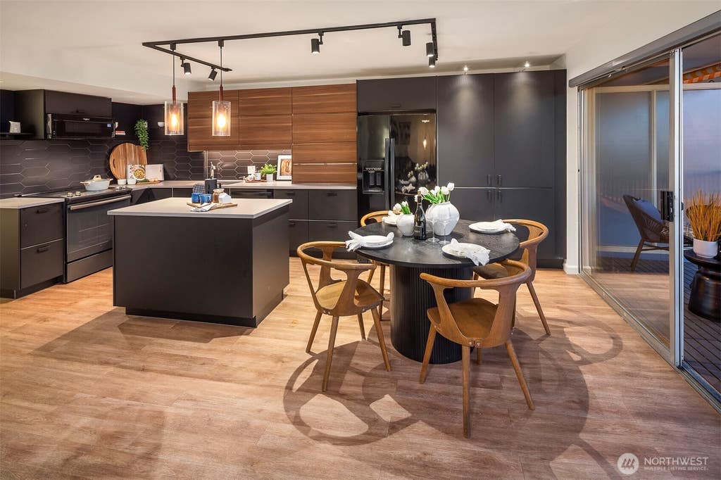 Photo of 505 Belmont Avenue E #801, Seattle, WA 98102 (MLS # 2535743)