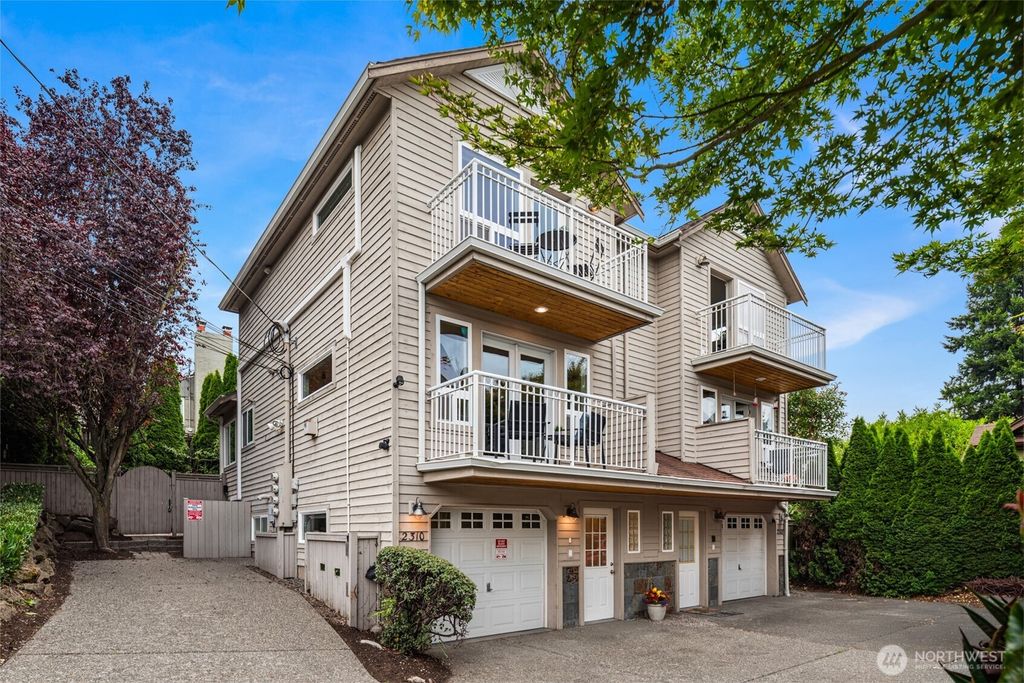 Photo of 2310 W Dravus Street, Seattle, WA 98199 (MLS # 2559312)