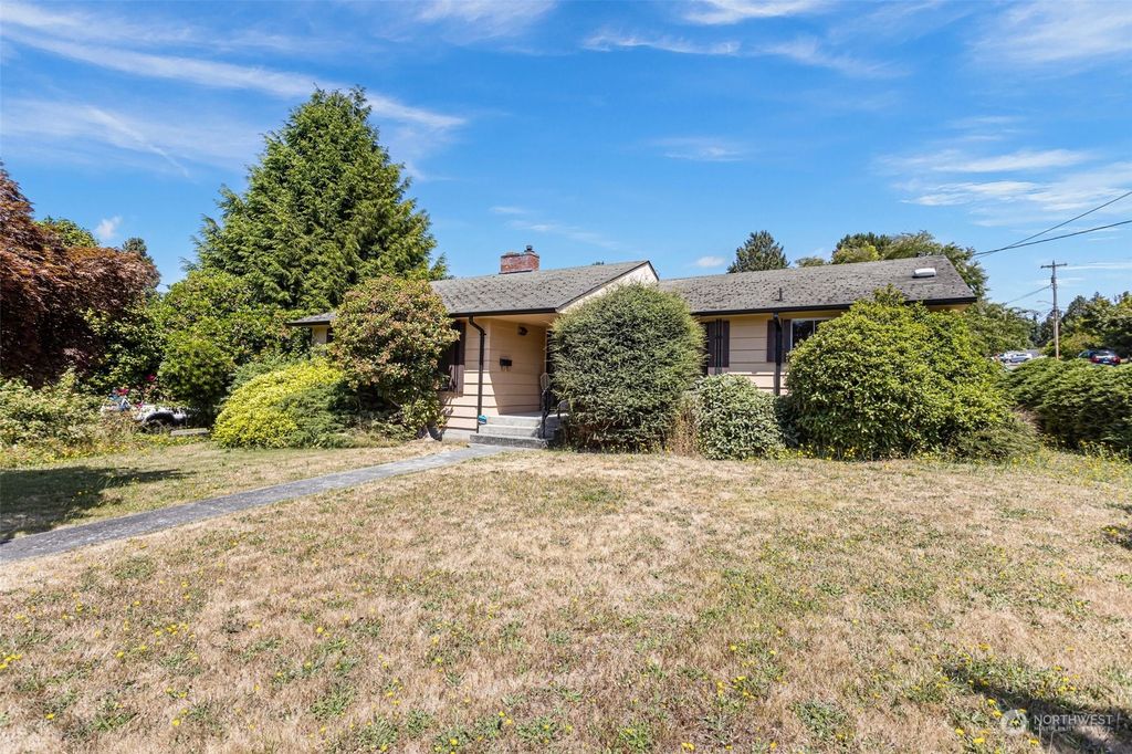 Photo of 728 7th Avenue N, Edmonds, WA 98020 (MLS # 2138565)